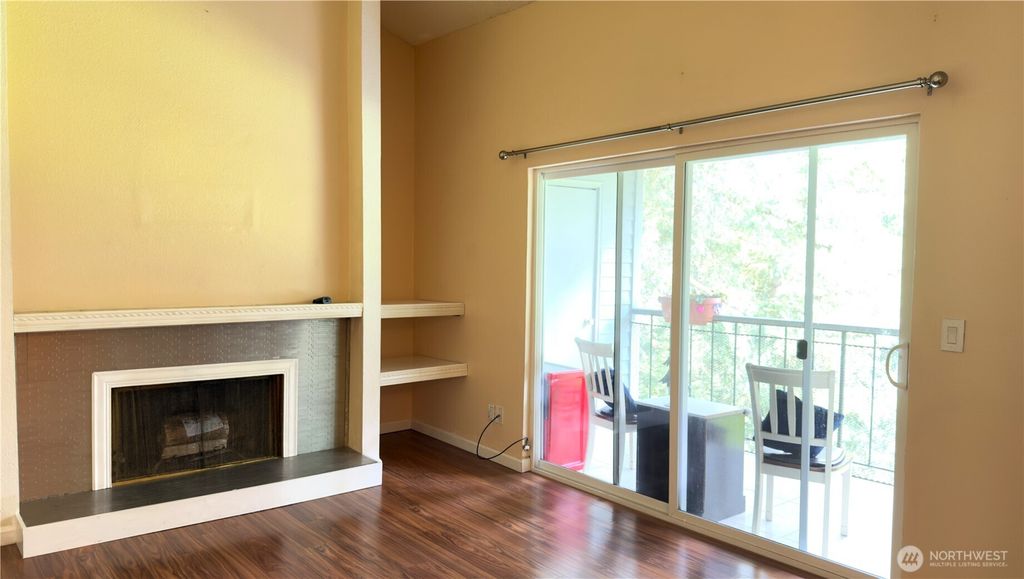 Photo of 4717 W Lake Sammamish Pkwy Pkwy SE #C305, Sammamish, WA 98027 (MLS # 2509732)