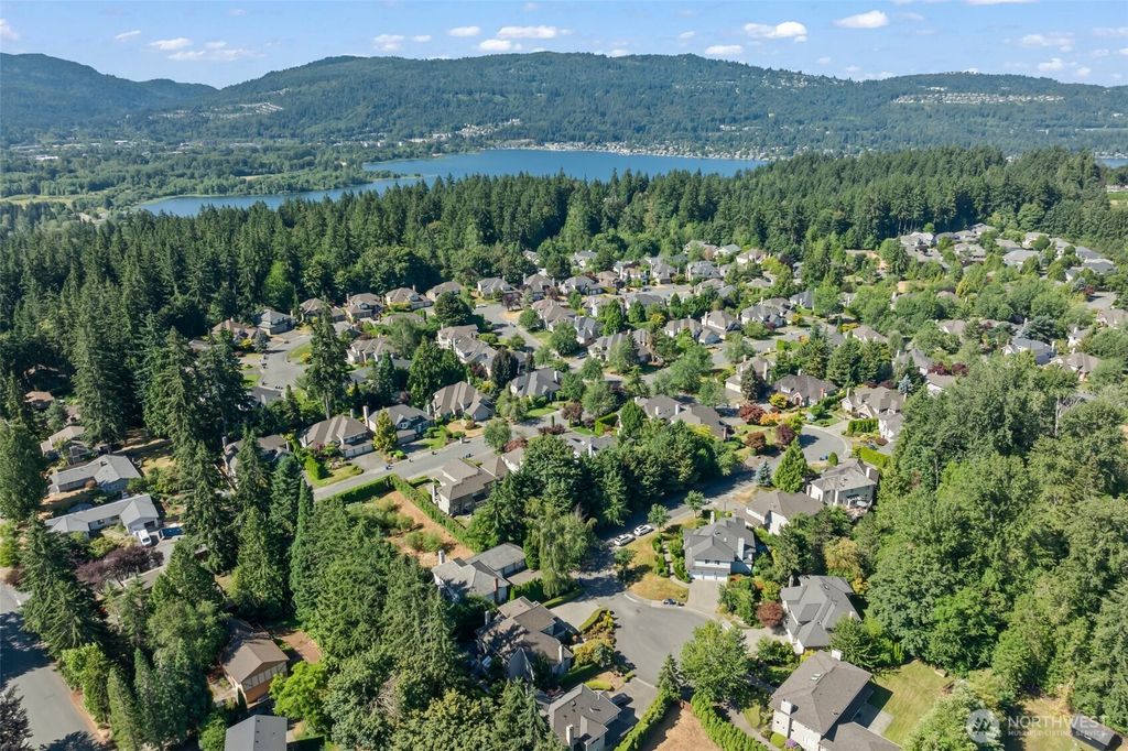 Photo of 21427 SE 33rd Place, Sammamish, WA 98075 (MLS # 2420705)