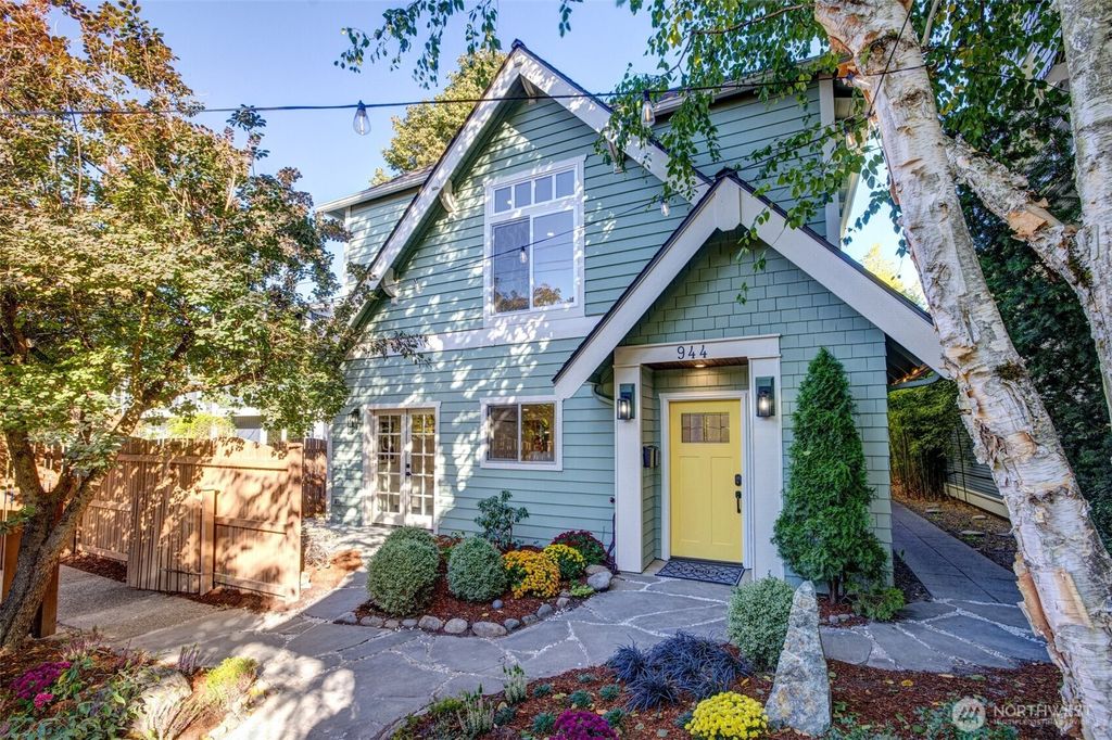 Photo of 944 21st Avenue, Seattle, WA 98122 (MLS # 2443947)