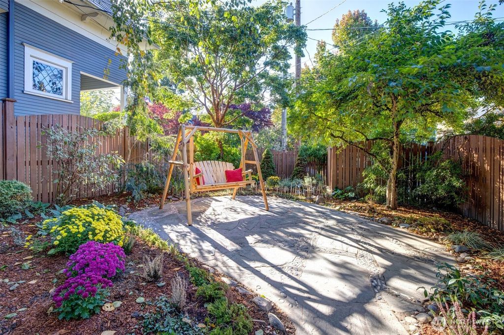 Photo of 944 21st Avenue, Seattle, WA 98122 (MLS # 2443947)