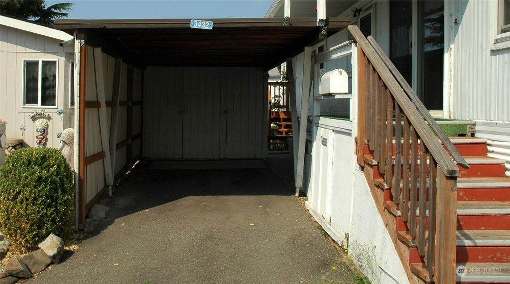 Photo of 3432 S 182nd Place #212, SeaTac, WA 98188 (MLS # 1996458)