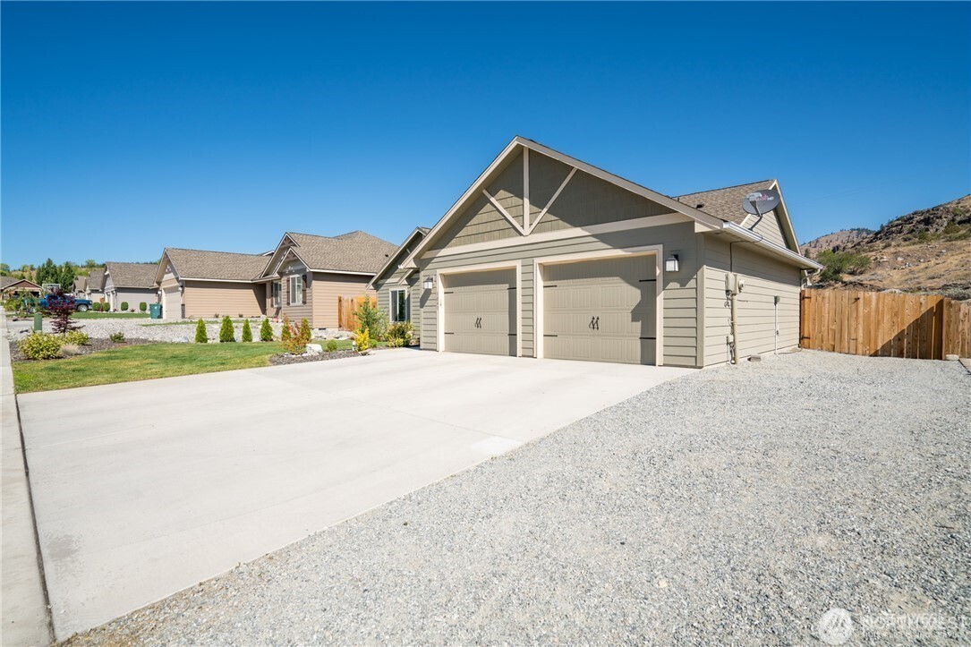 1041 Sunny Brooke Lane