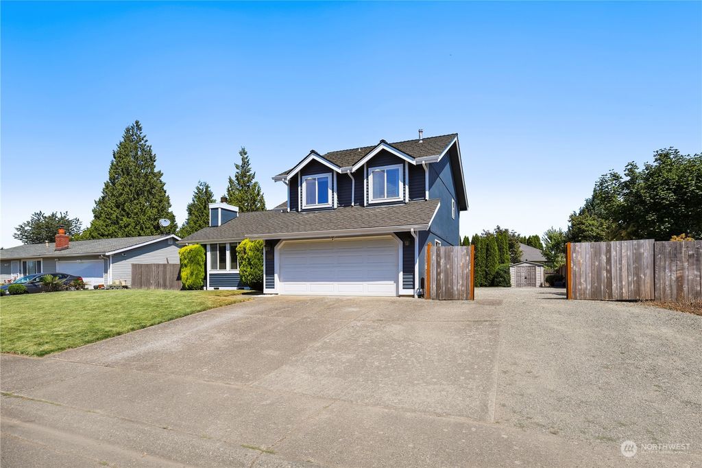 Photo of 11926 SE 252nd Place, Kent, WA 98030 (MLS # 2262117)