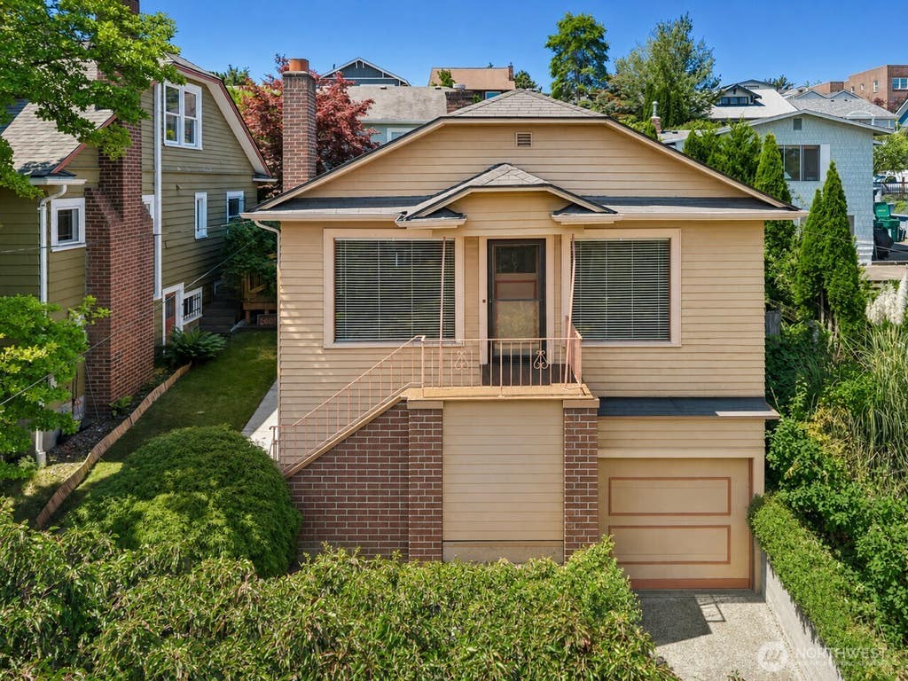 Photo of 6505 Dayton Avenue N, Seattle, WA 98103 (MLS # 2555869)