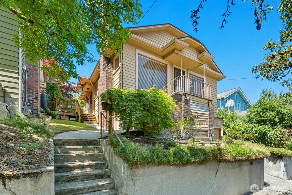 Photo of 6505 Dayton Avenue N, Seattle, WA 98103 (MLS # 2555869)