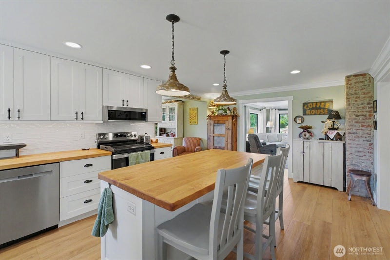 2735 4th Street