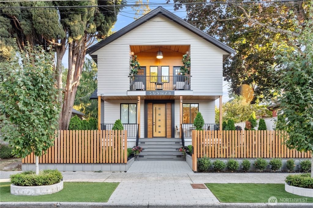 Photo of 509 N 78th Street, Seattle, WA 98103 (MLS # 2437432)