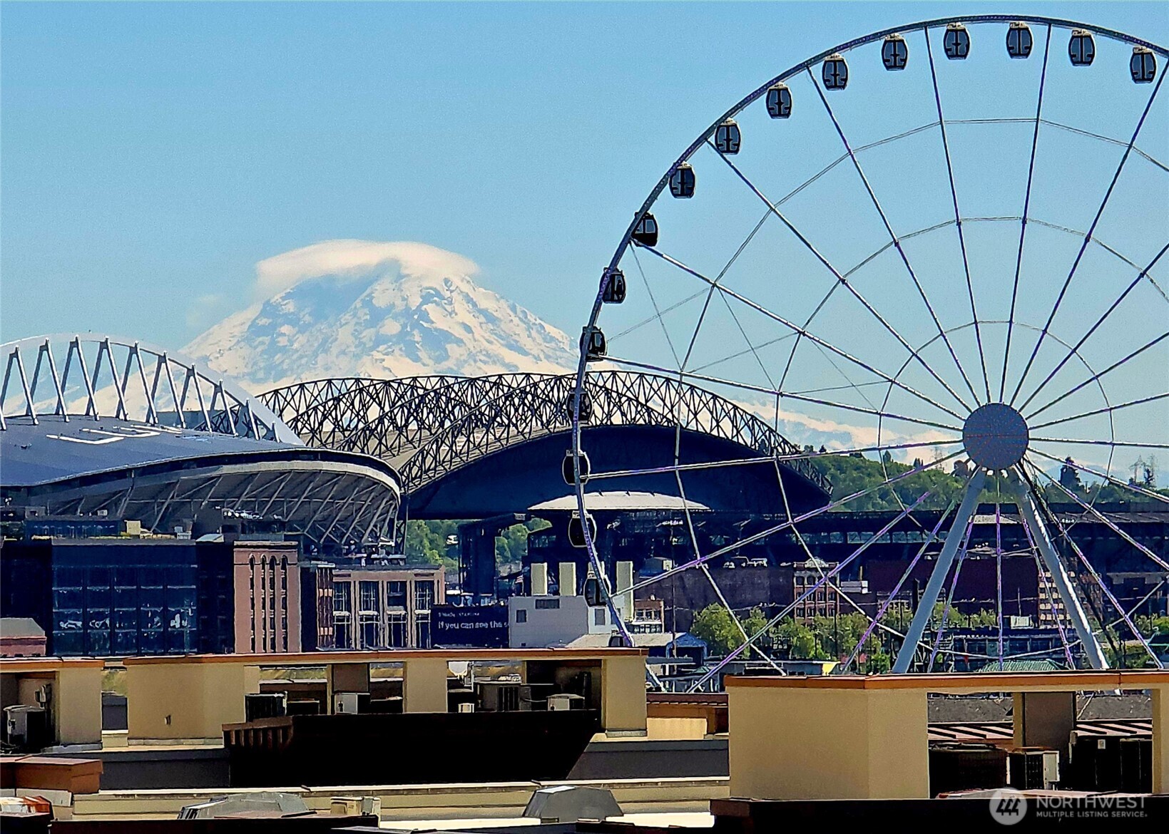 1900 Alaskan Way 404