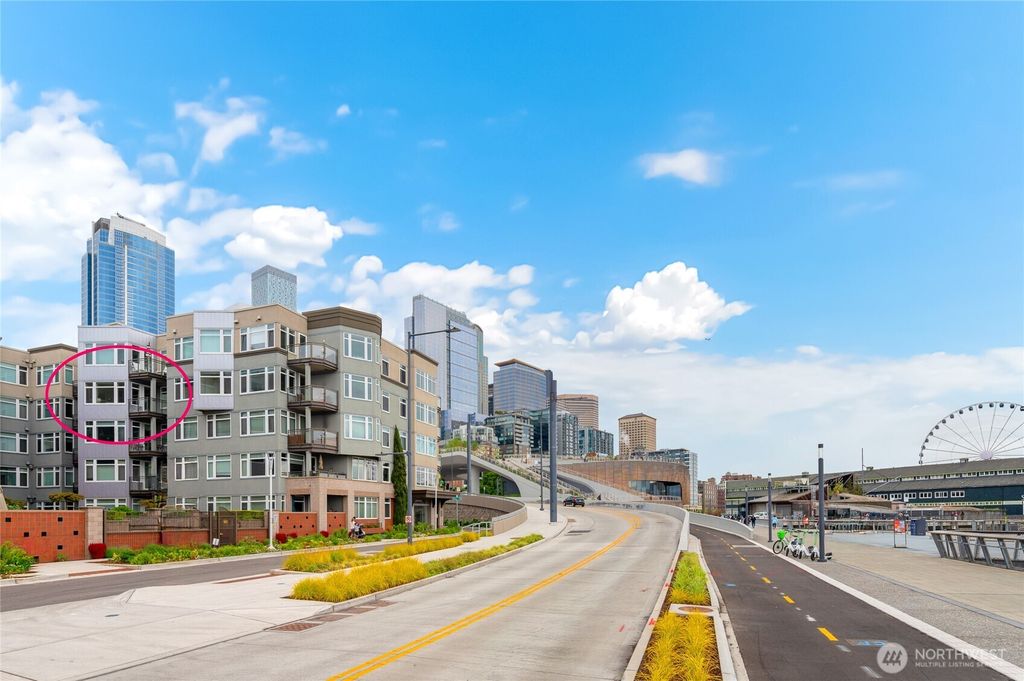 Photo of 1900 Alaskan Way #404, Seattle, WA 98101 (MLS # 2377800)