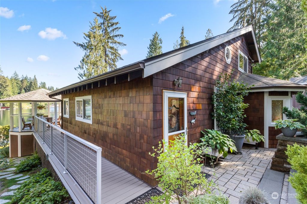 Photo of 311 NW Lake Roesiger Road, Snohomish, WA 98290 (MLS # 2287544)