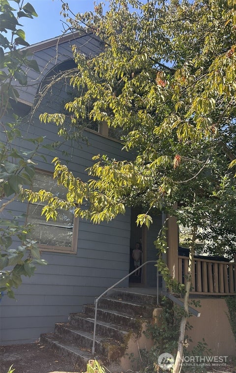 Photo of 5247 Brooklyn Avenue NE, Seattle, WA 98105 (MLS # 2577521)