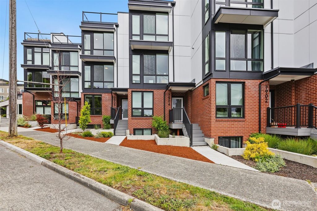 Photo of 7906 Green Lake Drive N, Seattle, WA 98103 (MLS # 2374448)