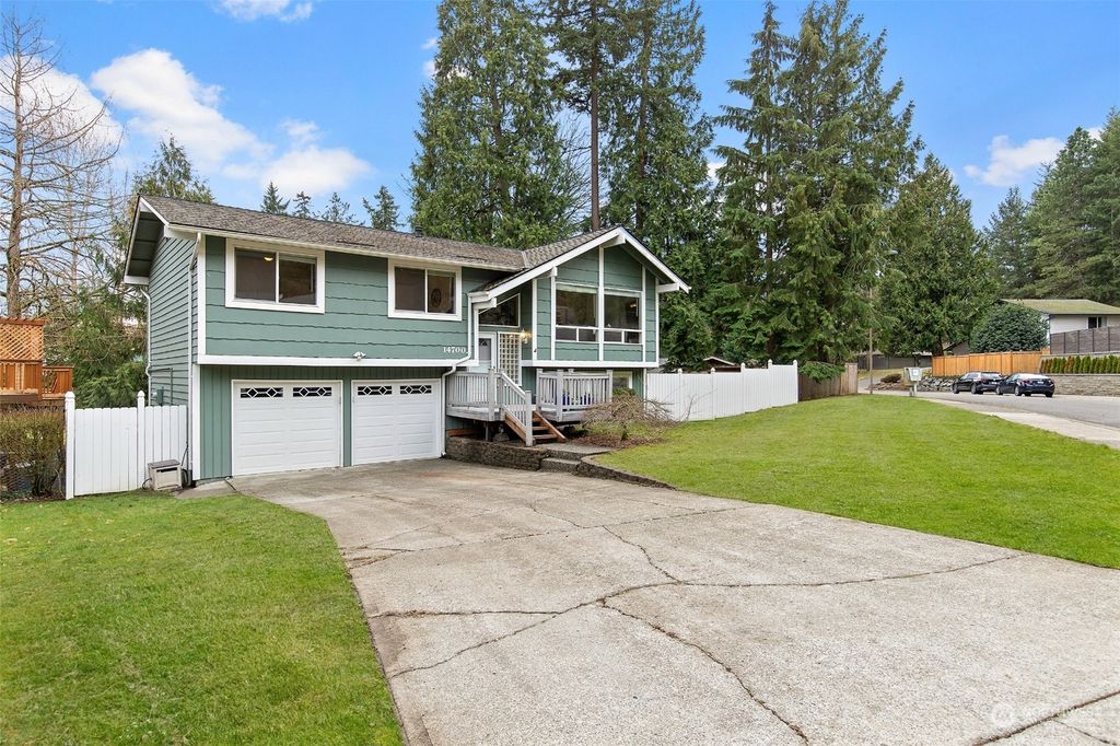 Photo of 14700 107th Avenue NE, Bothell, WA 98011 (MLS # 2198294)