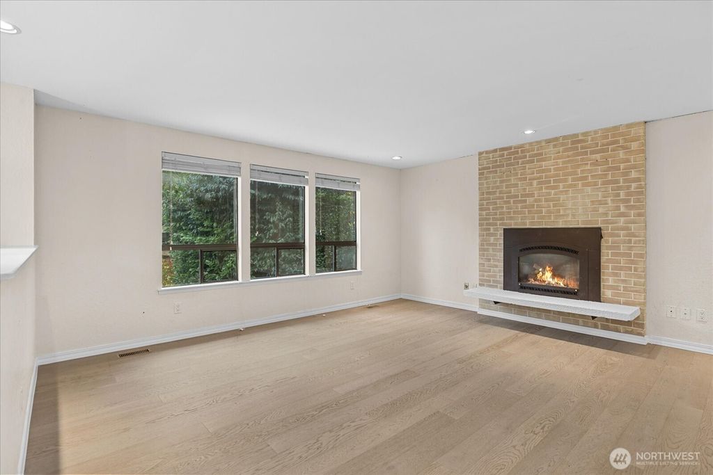 Photo of 12020 NE 66th Street, Kirkland, WA 98033 (MLS # 2453271)