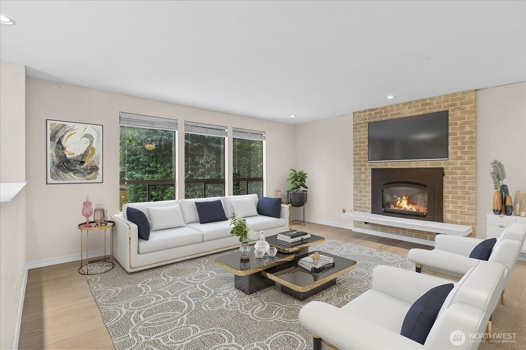 Photo of 12020 NE 66th Street, Kirkland, WA 98033 (MLS # 2453271)