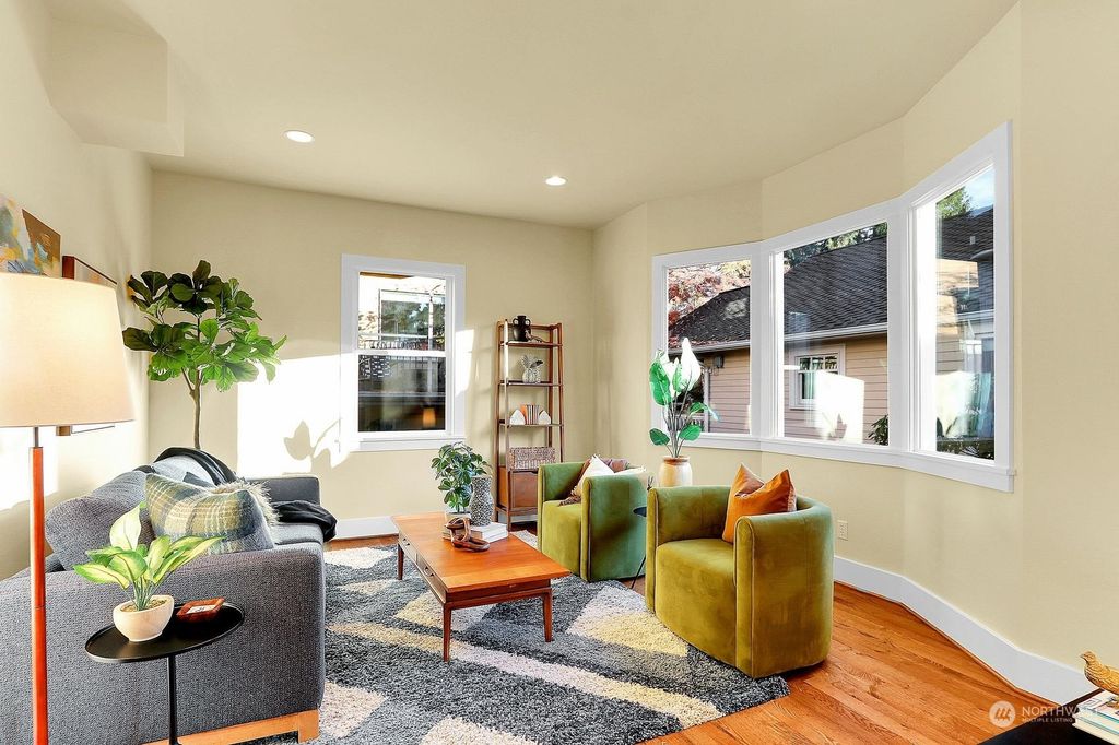 Photo of 1816 11th Avenue W, Seattle, WA 98119 (MLS # 2179953)