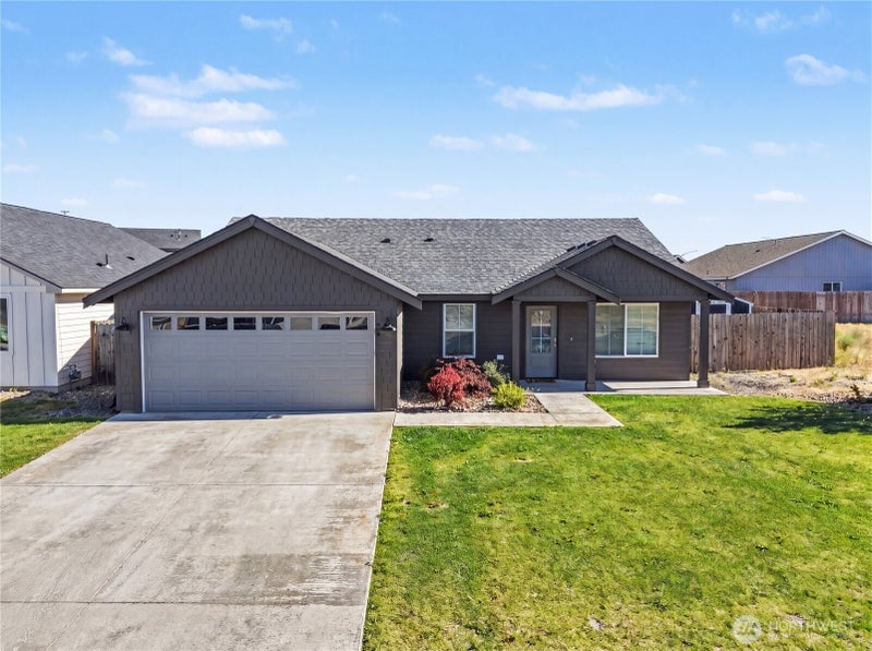 24 Parkside Loop