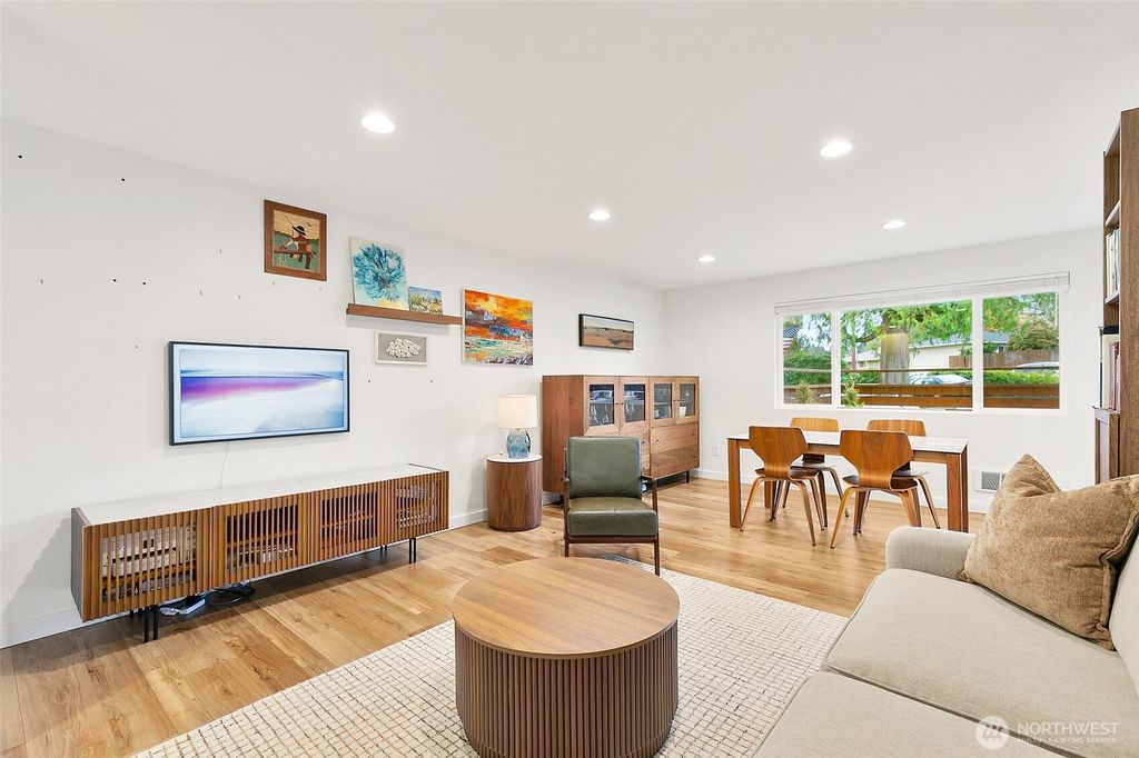 Photo of 335 Heather Road #208, Everett, WA 98203 (MLS # 2459243)