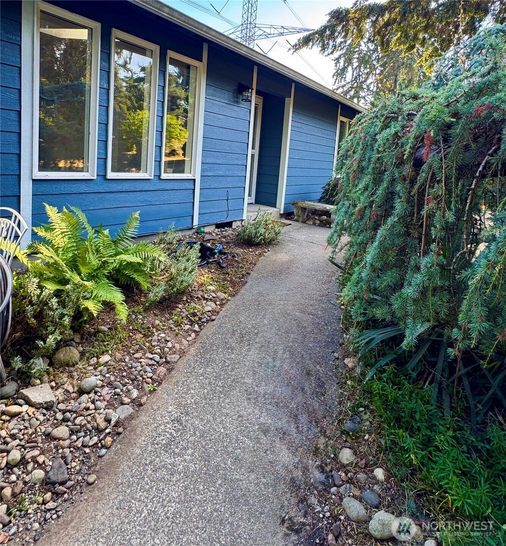 Photo of 3717 S 316th Street, Auburn, WA 98001 (MLS # 2566790)