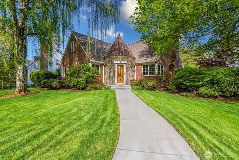 Photo of 1135 Bonsella Street, Walla Walla, WA 99362 (MLS # 2521008)
