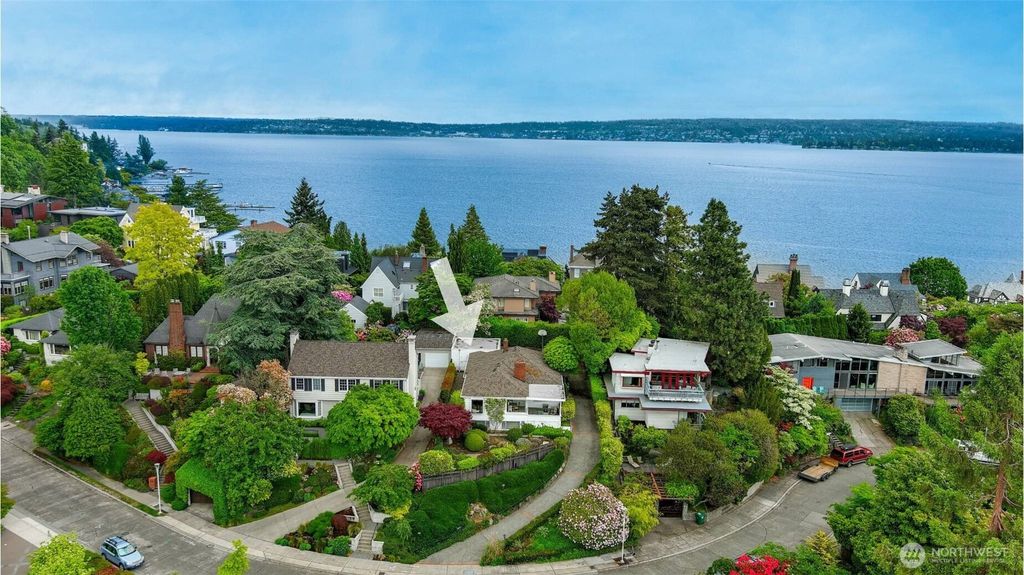 Photo of 3144 W Laurelhurst Drive NE, Seattle, WA 98105 (MLS # 2379650)