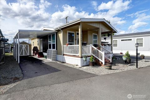 Photo of 5720 113th Avenue E #75, Puyallup, WA 98372 (MLS # 2517842)