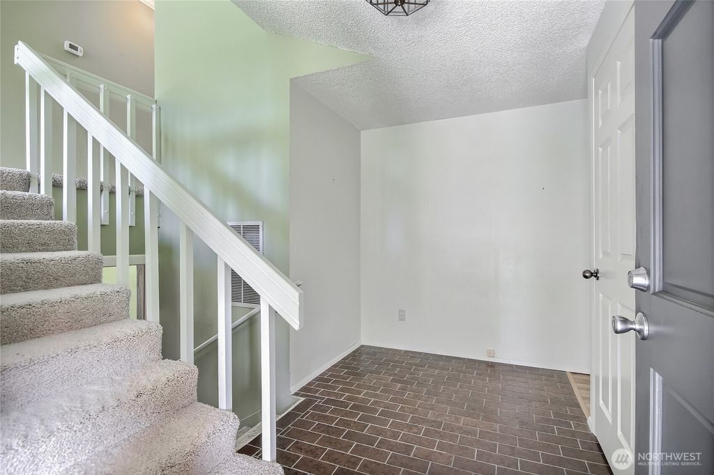 Photo of 31532 36th Avenue SW, Federal Way, WA 98023 (MLS # 2433625)