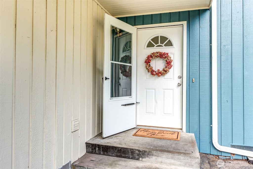 Photo of 1912 75th Street SE, Everett, WA 98203 (MLS # 2439953)