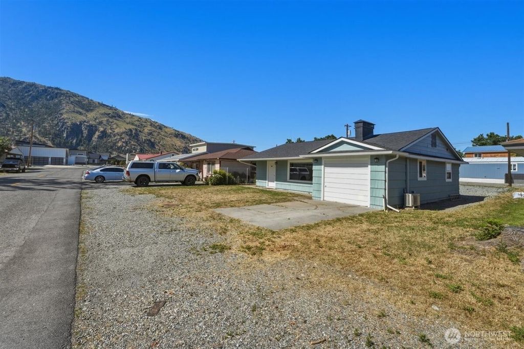 Photo of 607 S 1st Street, Brewster, WA 98812 (MLS # 2545051)