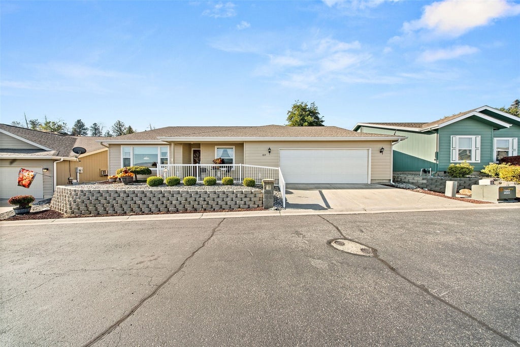 Photo of 1837 Heritage Drive DR, Wenatchee, WA 98801 (MLS # 2595177)