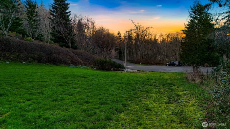 927 Grennan Place