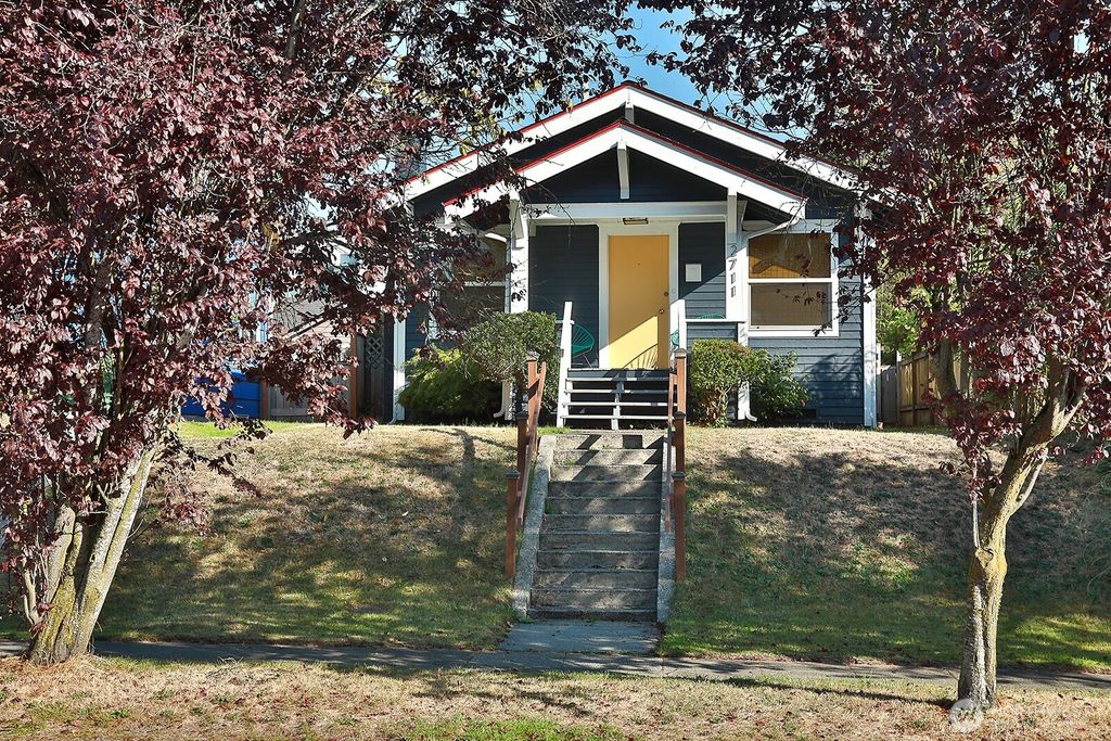Photo of 2711 16th Street, Everett, WA 98201 (MLS # 2431156)