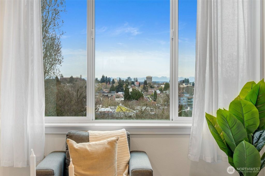 Photo of 908 N 46th Street #F, Seattle, WA 98103 (MLS # 2506823)