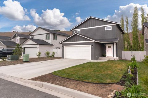 Photo of 1259 Theo Way, Rock Island, WA 98850 (MLS # 2498138)