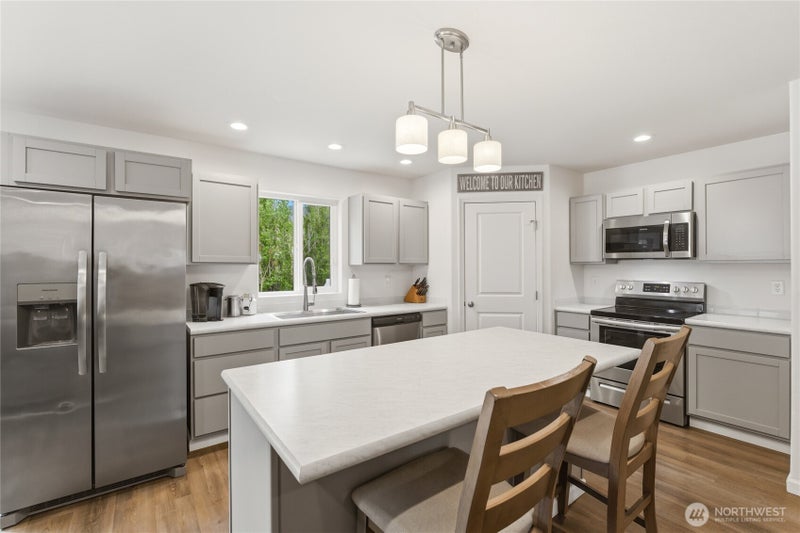 1259 Theo Way