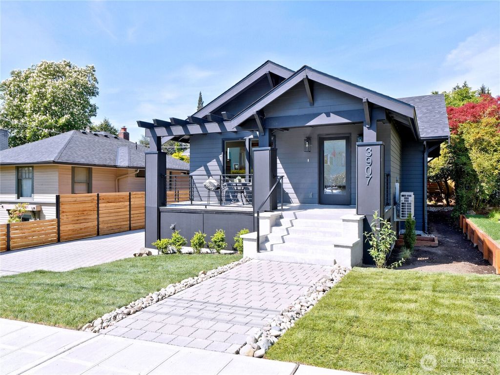 Photo of 3907 Corliss Avenue N, Seattle, WA 98103 (MLS # 2375549)