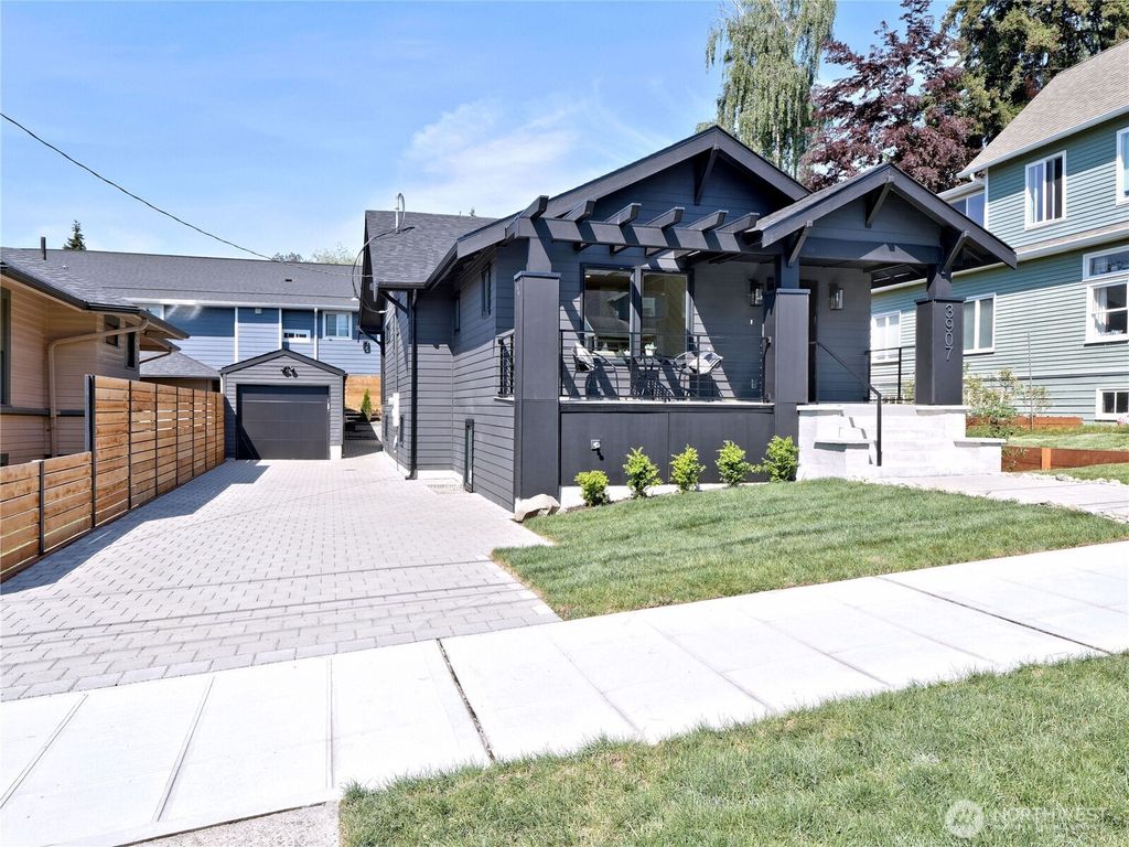 Photo of 3907 Corliss Avenue N, Seattle, WA 98103 (MLS # 2375549)