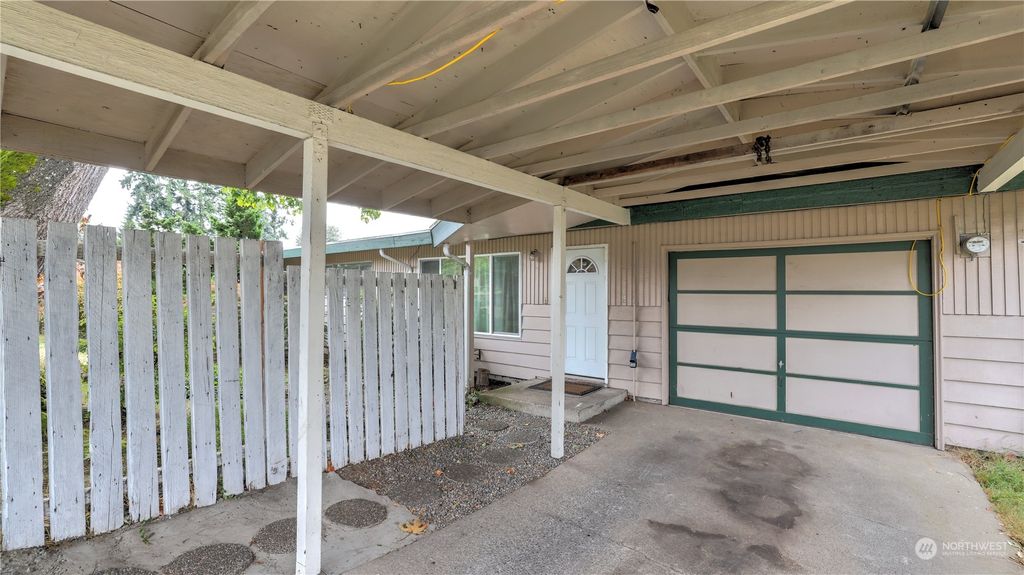Photo of 4251 122nd Avenue SE, Bellevue, WA 98006 (MLS # 2165486)
