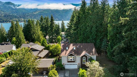 Photo of 10 Offshore Court, Bellingham, WA 98229 (MLS # 2557470)