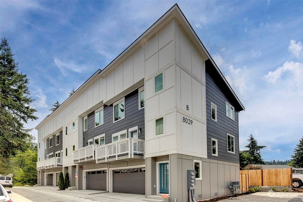 Photo of 17722 80th Avenue NE #B103, Kenmore, WA 98028 (MLS # 2076024)