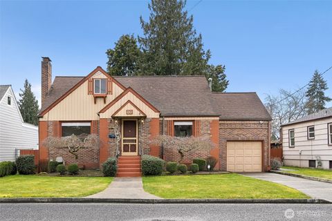 408 8th Avenue NE Puyallup WA 98372