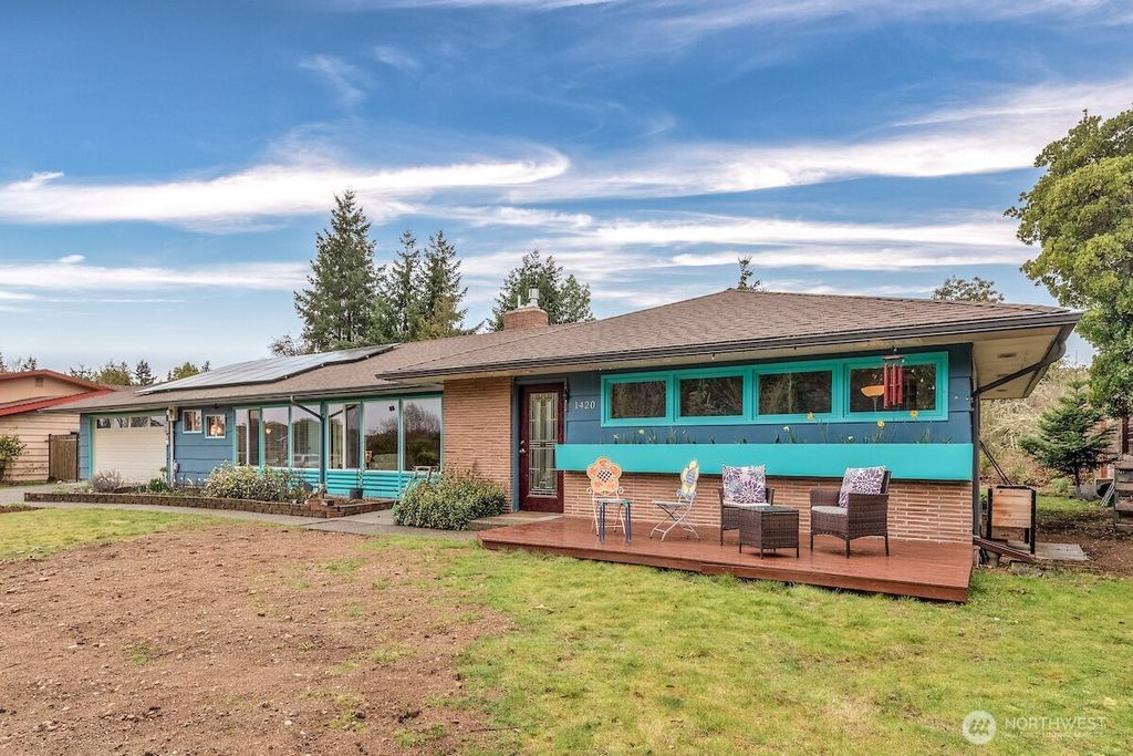 Photo of 1420 NW 186th Street, Shoreline, WA 98177 (MLS # 2487802)