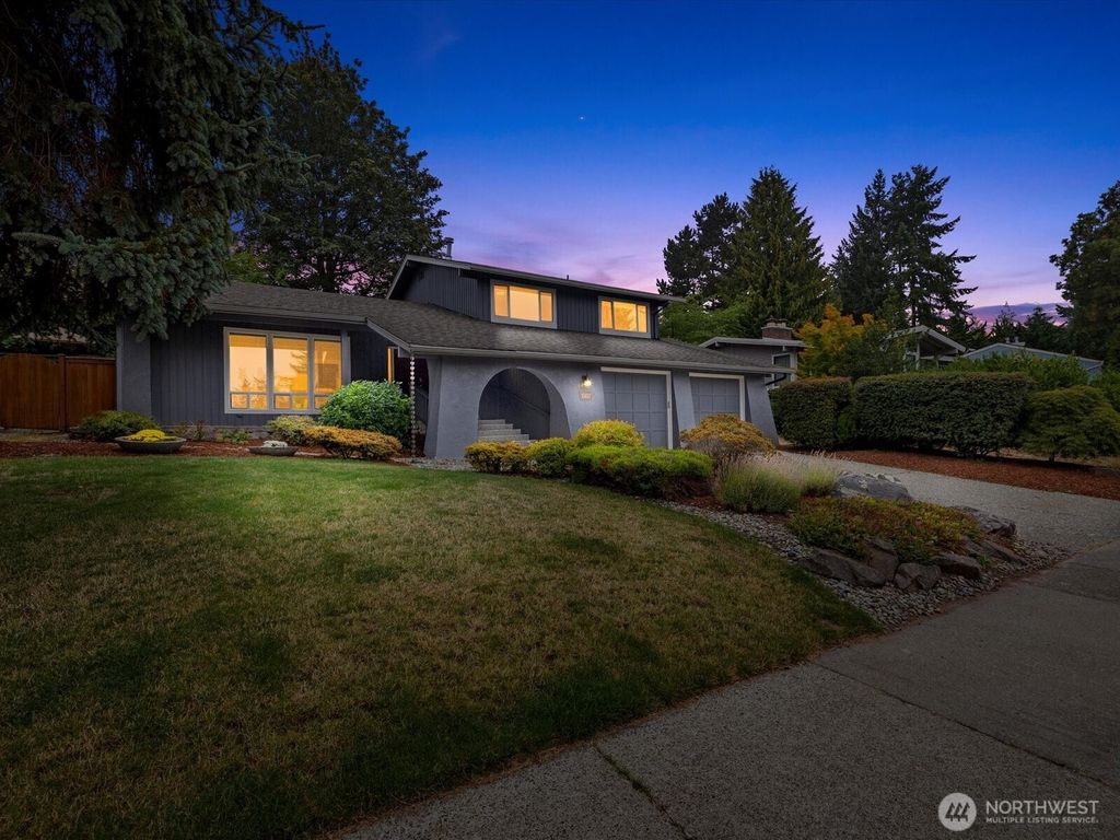 Photo of 15037 SE 47th Street, Bellevue, WA 98006 (MLS # 2428498)