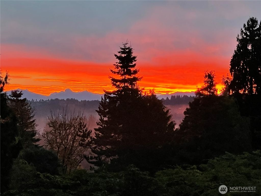 Photo of 17122 32nd Avenue NE, Lake Forest Park, WA 98155 (MLS # 2481477)