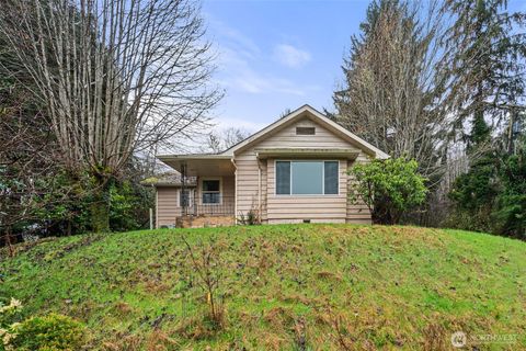 Photo of 1905 Gerber Street, Raymond, WA 98577 (MLS # 2496734)