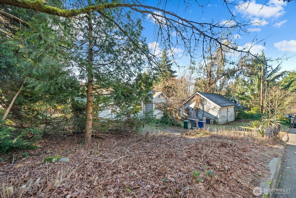 Photo of 5721 108th Avenue NE, Kirkland, WA 98033 (MLS # 2476519)