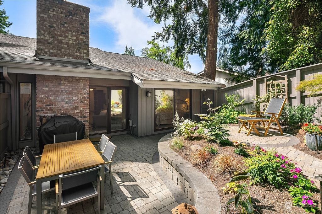 Photo of 114 143rd Place NE, Bellevue, WA 98007 (MLS # 2136511)