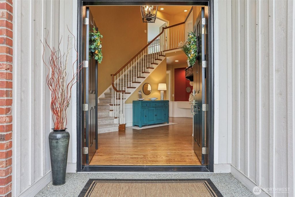 Photo of 26703 SE 18th Street, Sammamish, WA 98075 (MLS # 2425162)