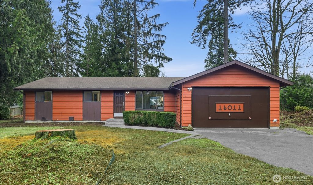 Photo of 16011 2nd Place W, Lynnwood, WA 98087 (MLS # 2467985)