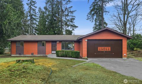 Photo of 16011 2nd Place W, Lynnwood, WA 98087 (MLS # 2467985)